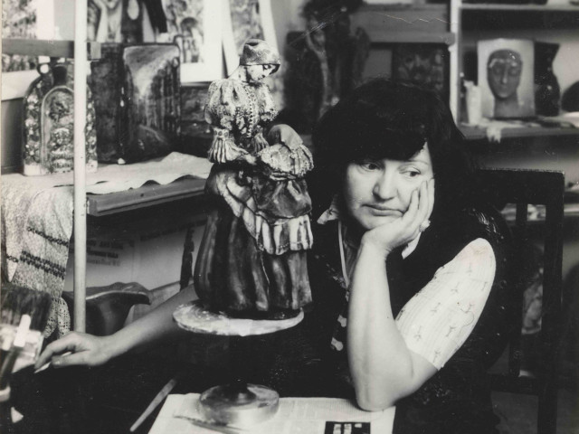 http://lksfarchive.org/wp-content/uploads/2020/10/Марія Курочка в майстерні 1980-ті